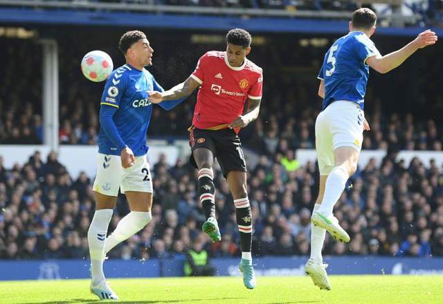  红魔锋线全面哑火，曼联爆冷负于升班马谢菲尔德联