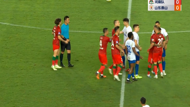  柏林联合主场气势如虹，球迷助威助推球队奏凯歌