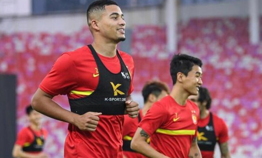  杜塞尔多夫定位球配合精妙，战术角球撕破防线  